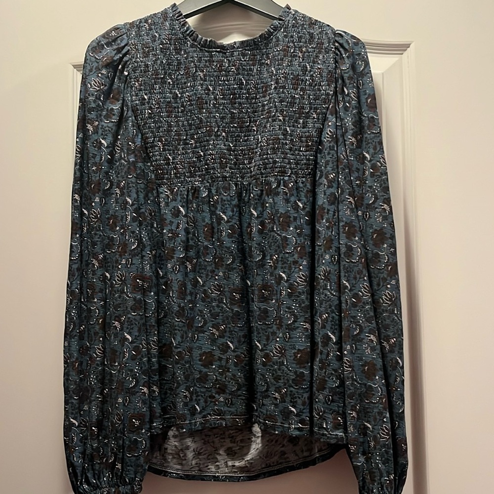 Nation LTD smocked long puffer sleeve size small